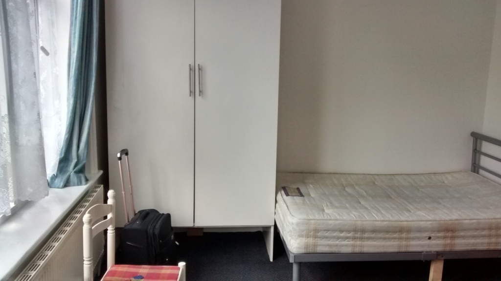Double Studio near Tube