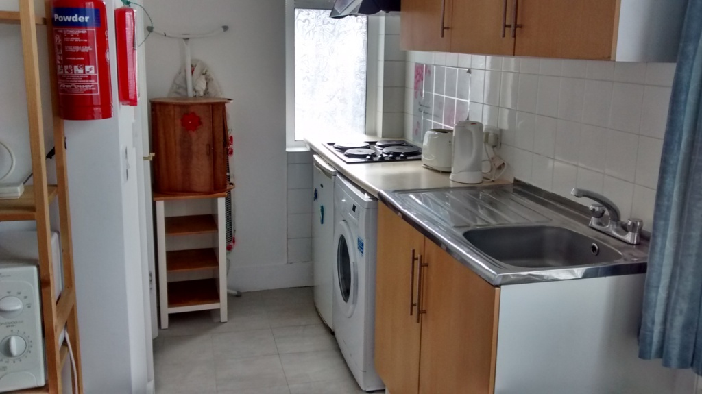 Double Studio near Tube